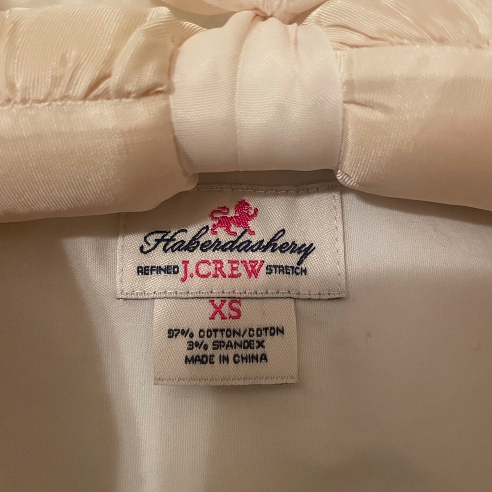 ❌SOLD❌ NWOT, J. Crew Haberdashery Woman’s Shirt - Picture 4 of 6